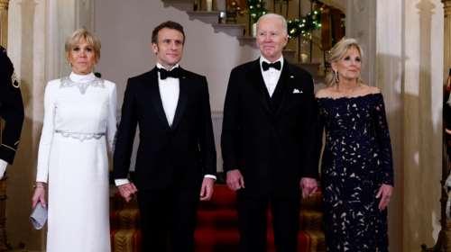 Εντυπωσιακές οι Πρώτες Κυρίες στο δείπνο του Λευκού Οίκου: Με Oscar de la Renta η Μπάιντεν, με Louis Vuitton η Μακρόν