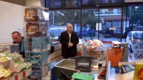 Απίστευτος ο Παπαδημούλης: Πήγε στο σούπερ μάρκετ και γέμισε τρία καρότσια πράγματα [βίντεο]