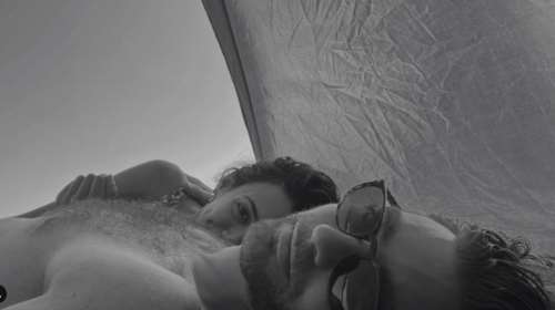 Σπάνια φωτογραφία: Η Ευγενία Σαμαρά στην αγκαλιά του αγαπημένου της [Εικόνα]