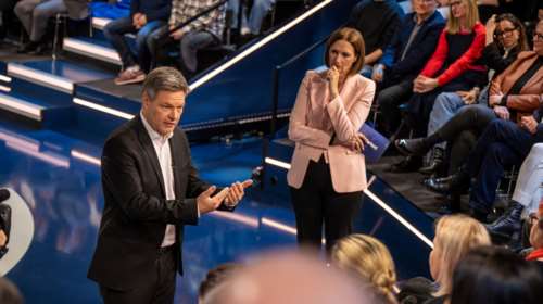 &quot;Να κοιτάς τη δουλειά σου&quot; - Έξαλλος ο Γερμανός υπουργός Οικονομίας με τον αντιπρόεδρο των ΗΠΑ Τζέι Ντι Βανς