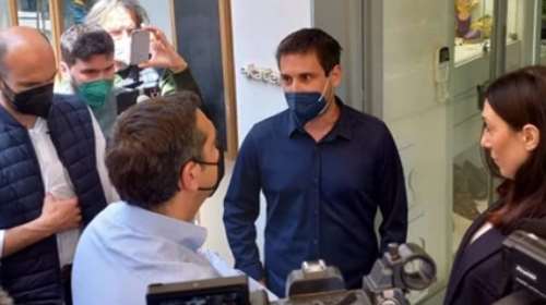 Κατακραυγή για τον &quot;στημένο&quot; αγανακτισμένο έμπορο – Ποιος ήταν ο ρόλος του στην περιοδεία του Τσίπρα