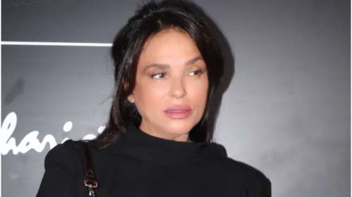 Σήλια Κριθαριώτη: Στα backstage των ΜadWalk με μίνι δερμάτινο φόρεμα και over the knee μπότες