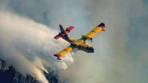 Ο Μακρόν ευχαριστεί την Ελλάδα για τα δύο Canadair που επιχειρούν στις δασικές megafires
