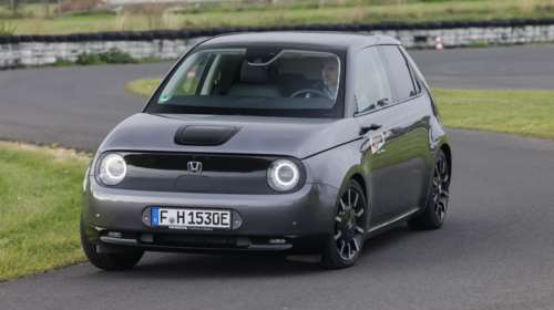 Οδηγούμε το ευρηματικό ηλεκτρικό Honda e