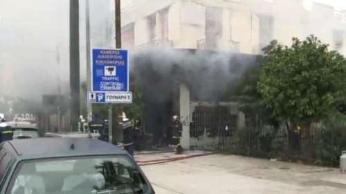 Πειραιάς: Υπό έλεγχο η φωτιά που ξέσπασε σε αποθήκη