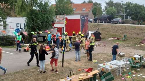 Ολλανδία: Το φορτηγό ξέφυγε από την πορεία του και έπεσε πάνω σε ανθρώπους που έκαναν μπάρμπεκιου