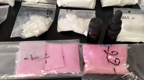 Γιος γνωστού μεγαλογιατρού σε συμμορία που διακινούσε ροζ κοκαΐνη μέσα σε χυμούς - Και άλλοι δύο γόνοι &quot;καλών&quot; οικογενειών