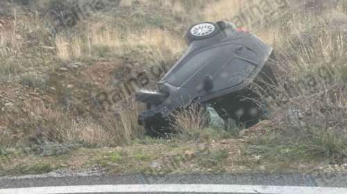 Σοβαρό τροχαίο στο Πικέρμι - Αυτοκίνητο έπεσε σε χαντάκι [εικόνες]