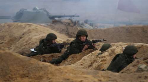 Κρίση στην Ουκρανία: Νεκρός Ελληνας ομογενής από Ουκρανούς στρατιώτες - ΥΠΕΞ: Εγκαταλείψτε τη χώρα