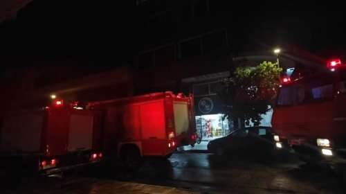 Συναγερμός στον Κεραμεικό: Άνδρας έπεσε στο κενό από μπαλκόνι 4ου ορόφου [βίντεο]