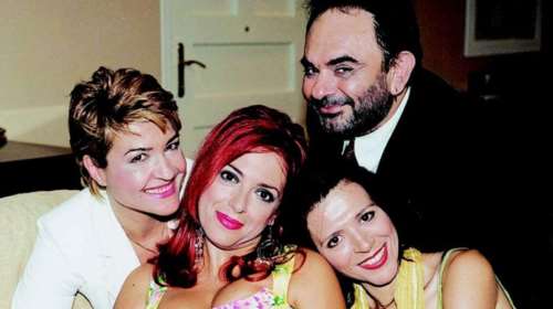 Κατιάνα Μπαλανίκα &amp; Ελένη Ράντου ποζάρουν αγκαλιά 20 χρόνια μετά τις &quot;Σαββατογεννημένες&quot;