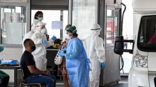 Κορονοϊός: Εφιαλτική πρόβλεψη για 700 κρούσματα την ημέρα αν δεν τηρούνται τα μέτρα