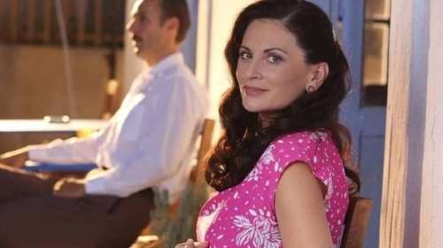 Η Θεοφανία Παπαθωμά άλλαξε look - Ξεχάστε τη &quot;Βιολέτα&quot; που ξέρατε [Εικόνες]