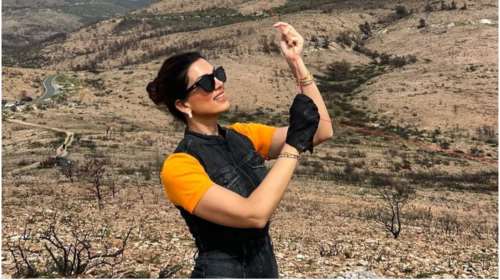 Σταματίνα Τσιμτσιλή: Το απίθανο denim jumpsuit και τα σχόλια για το πέταγμα του χαρταετού: &quot;Μόνο τον σπαγγο κρατάει;&quot;