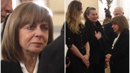 Σακελλαροπούλου: Δάκρυσε η Πρόεδρος στην παρασημοφόρηση των δύο αδελφών που σκοτώθηκαν στη Λιβύη