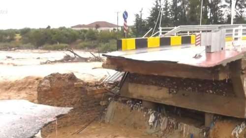 Κακοκαιρία Daniel: Κατέρρευσε η γέφυρα του Ξηριά στον Αλμυρό [βίντεο]