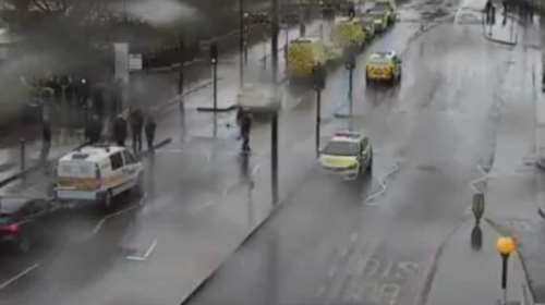 Λήξη συναγερμού στο Λονδίνο: Ακίνδυνο το ύποπτο αντικείμενο - Άνοιξαν οι γέφυρες