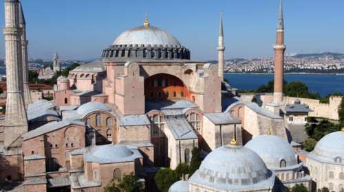 Δήλωση - βόμβα από τον αντιπρόεδρο του AKP: &quot;Ελπίζουμε η Αγιά Σοφιά να ανοίξει για προσευχή πριν τις 15 Ιουλίου&quot;