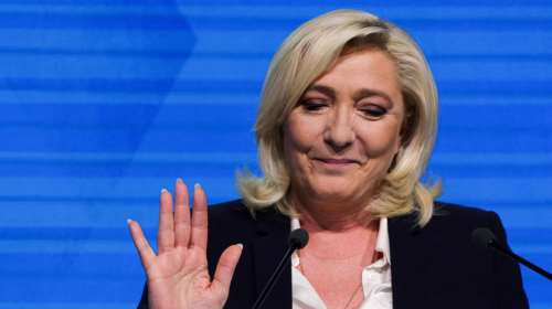 Qatargate: Μέχρι και η Μαρίν Λε Πεν βρήκε ευκαιρία να κουνήσει το δάχτυλο - &quot;Τι ντροπή!&quot;