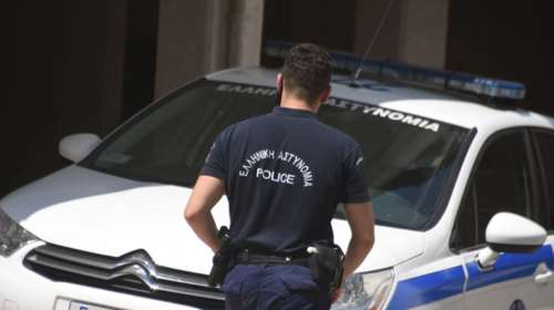 Μεγάλη επιχείρηση της Αστυνομίας σε κτηματολογικά γραφεία της Αττικής: Συνελήφθησαν εννέα άτομα για &quot;γρηγορόσημα&quot; 500 ευρώ