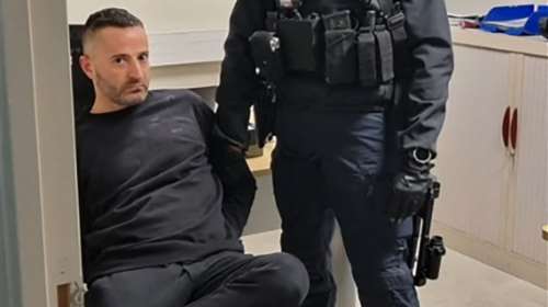 Στη &quot;φάκα&quot; ο Ιταλός μεγαλομαφιόζος που είχε αποδράσει με… σεντόνια - Ποια είναι η &quot;5η μαφία&quot; που ταΐζει πτώματα σε χοίρους