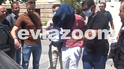 Αποπλάνηση μαθήτριας στην Ερέτρια: Αυτός είναι ο 51χρονος δάσκαλος - Καρέ καρέ η έξοδός του από τα Δικαστήρια [Βίντεο]