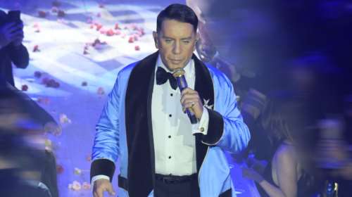 Αποθέωσαν τον Μαζωνάκη στην πρεμιέρα του, παρά τις καταγγελίες: "Είμαι ο Γιώργος, ο αληθινός" [βίντεο]