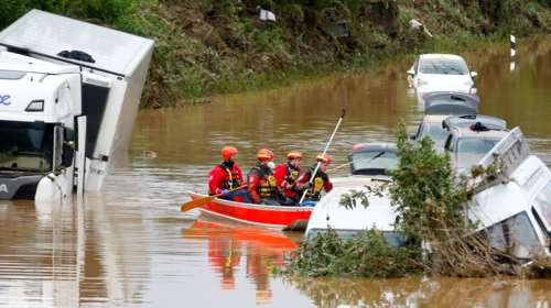 Φονικές πλημμύρες στην Ευρώπη: Εκατοντάδες νεκροί και αγνοούμενοι - Εικόνες σοκ από τη θεομηνία