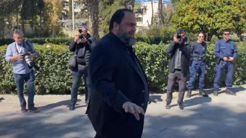 Μαρινάκης σε αθλητικούς δημοσιογράφους έξω από την ΕΠΟ: &quot;Όλα τα σκ@τ@ μαζεμένα&quot; [βίντεο]