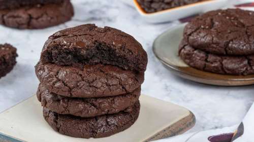 Soft cookies με καρδιά από υγρή σοκολάτα - Συνταγή για τα πιο νόστιμα και μαλακά μπισκότα