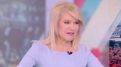 Βούρκωσε πάλι η Τζάκρη: &quot;Δεν έχω περάσει εύκολα - Σιγά μην συνεργαστούμε με την ηγεσία του μπουζουξίδικου του ΣΥΡΙΖΑ&quot;