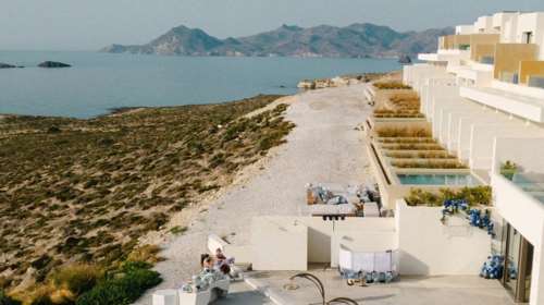 Μήλος: Το ΣτΕ μπλοκάρει τις οικοδομικές εργασίες για επεκτάση ξενοδοχείου στην παραλία Μύτακας