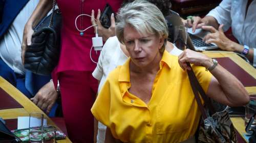 Η σκληρή απάντηση της Ακρίτα στις &quot;ομπρέλες της γειτονιάς&quot;: Να φύγω εγώ και να μείνουν αυτοί που έβριζαν τον Κασσελάκη