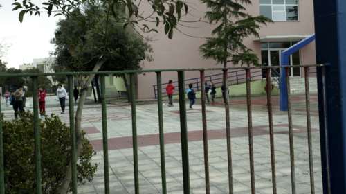 Σοκ στη Δυτική Αττική: Τρεις ανήλικοι βίασαν 13χρονη σε προαύλιο σχολείου - Βιντεοσκόπησαν τις πράξεις τους