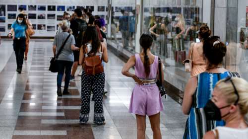 Επιδημιολόγος Columbia: Σε δύο χρόνια η κανονικότητα - Μόνο ο μαζικός εμβολιασμός θα αποτρέψει τις νέες μεταλλάξεις