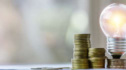 Νέα δεδομένα: Πώς θα γίνουν οι μειώσεις από 1η Ιουλίου στον λογαριασμό ρεύματος και στη δόση στεγαστικού δανείου