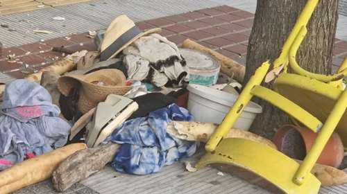 Θεσσαλονίκη: Γυναίκα πετούσε πράγματα απ&#39; το μπαλκόνι της - Απειλούσε ότι θα αυτοκτονήσει