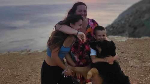 Η 46χρονη μητέρα που αποφάσισε να χτίσει τη ζωή της στη Γαύδο, το νοτιότερο άκρο της Ευρώπης [εικόνες]