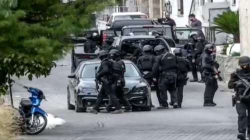 Συμπληρώνεται το παζλ του μακελειού στα Βορίζια - Στο νεκροταφείο συνέλαβαν τον 23χρονο ανιψιό του Φανούρη Καργάκη