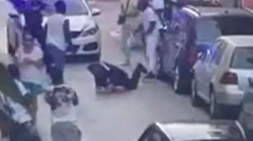 Αστυνομικός δέχθηκε επίθεση από αλλοδαπό στην Κυψέλη, όταν προσπάθησε να τον συλλάβει- Τον έριξε κάτω και τον κλώτσησε [βίντεο]