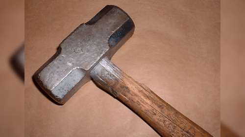 Ηλεία: Σκότωσε τη γυναίκα του με σφυρί, κατσαβίδι και βαριοπούλα, αλλά 9 χρόνια μετά αποφυλακίζεται