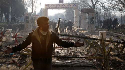 Σκληρή κριτική από τα κόμματα για τους χειρισμούς της κυβέρνησης στο προσφυγικό