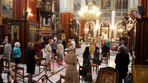 Πρόταση - βόμβα Κονιδάρη για τους ιερείς: Να γίνει υποχρεωτικός ο εμβολιασμός τους - Συνέπειες στους αρνητές παπάδες