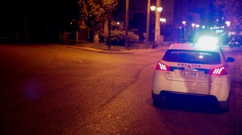 Θεσσαλονίκη: Ανήλικη άρπαξε σάντουιτς από ψητοπωλείο και ο ιδιοκτήτης την έσπασε στο ξύλο