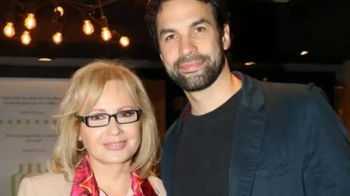 Κωνσταντίνος Μουσούλης: Ραγίζει καρδιές ο γιος της Αγγελική Νικολούλη - &quot;Καλό ταξίδι γιαγιά μου...&quot;