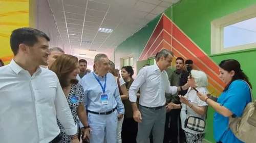 Ευρωεκλογές 2024: Απρόοπτο στο σχολείο που ψήφισε ο Μητσοτάκης - Γυναίκα τρόμαξε από την πολυκοσμία και ούρλιαξε [βίντεο]