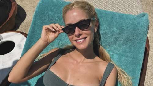 Η Δούκισσα Νομικού ποζάρει με μπικίνι στις πασχαλινές της διακοπές στη Μύκονο