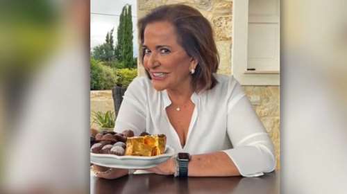 Η Ντόρα Μπακογιάννη άνοιξε TikTok και... αυτοτρολάρεται: "Είμαι τρέντι γιαγιά, θέλεις ένα σσσσοκολατάκι;"