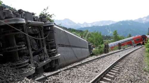 Σιδηροδρομική τραγωδία στη Γερμανία: Ακόμη ένας νεκρός στον εκτροχιασμό τρένου - Στα 5 τα θύματα