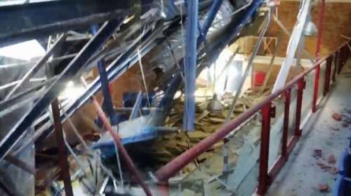 Μαρούσι: Κατέρρευσε από το χιόνι η οροφή στο κλειστό γήπεδο των Εκπαιδευτηρίων Δούκα [Εικόνες]